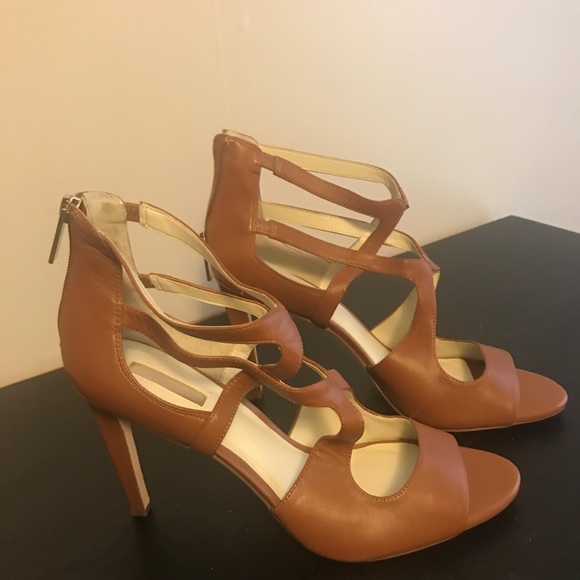 Tan G by Guess high heels - Picture 2 of 5