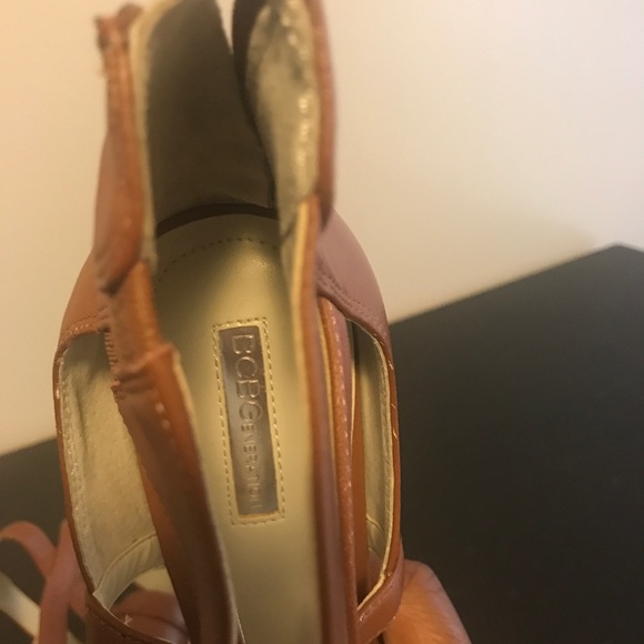 Tan G by Guess high heels - Picture 4 of 5