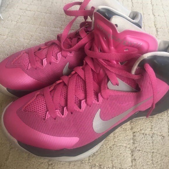 Nike basketball shoes women's 7 - Picture 1 of 1