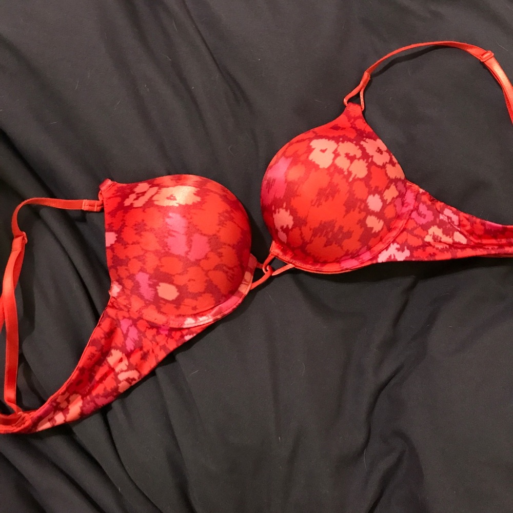 Victoria's Secret bombshell bra