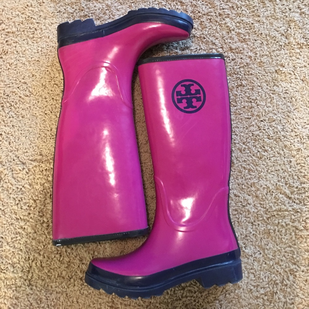 Tory Burch Breast Cancer Edition Logo Rain Boots
