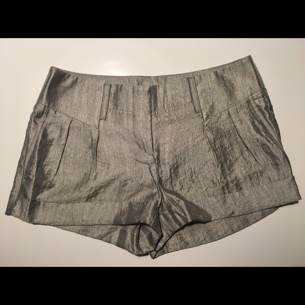 📍📍SOLD📍📍Express high-waist silver shiny short