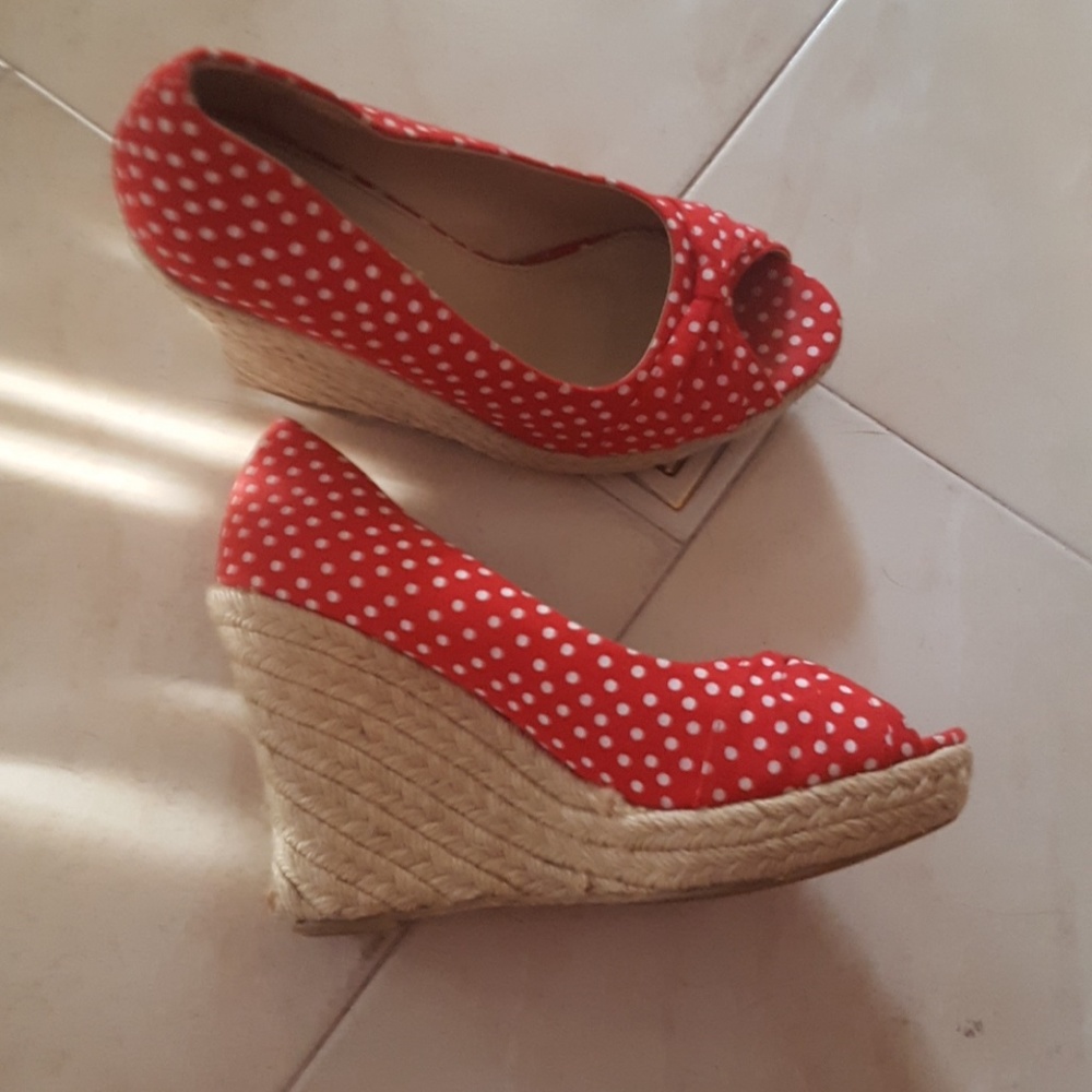Red polka dot wedges - Picture 1 of 4