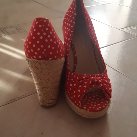Red polka dot wedges - Picture 4 of 4