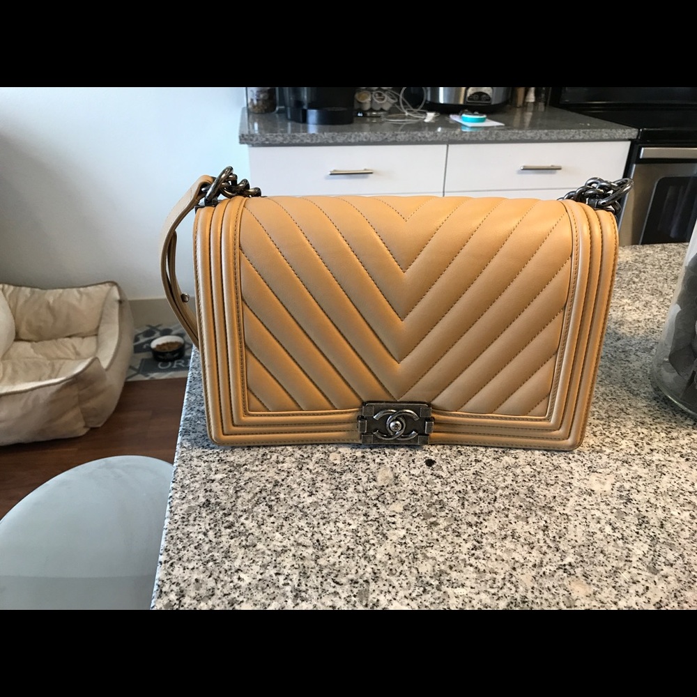 Cross Body AUTHENTIC CHANEL