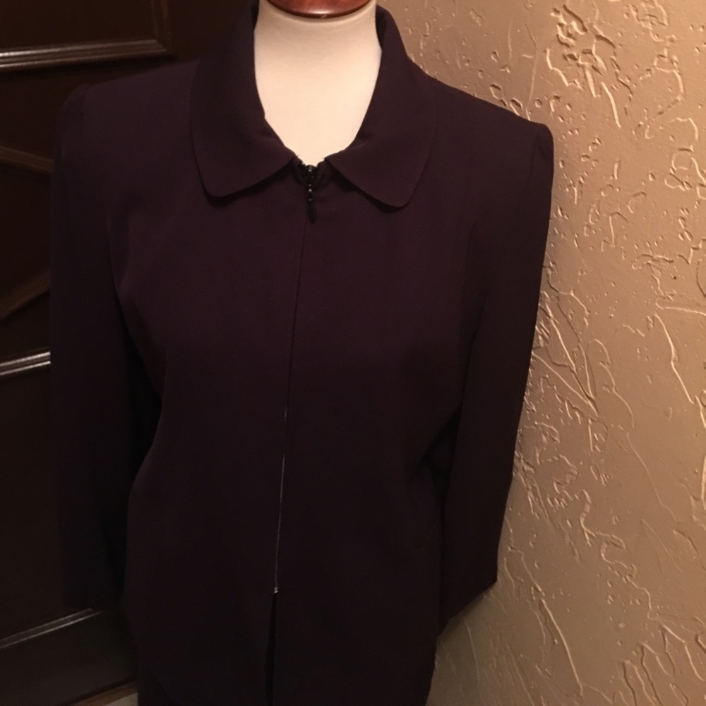 Larry Levine Plum blazer zipper front
