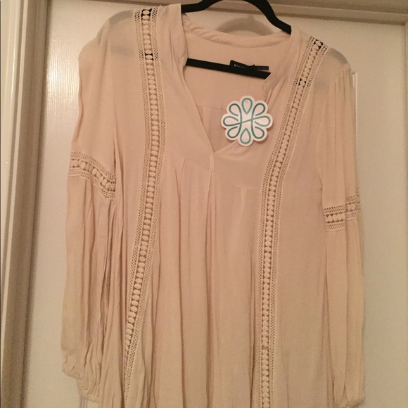 ShopHope's cream boutique long sleeve top - Picture 2 of 2