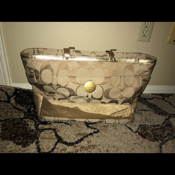 ‼️‼️SOLD‼️‼️Coach diaper bag - Picture 2 of 6