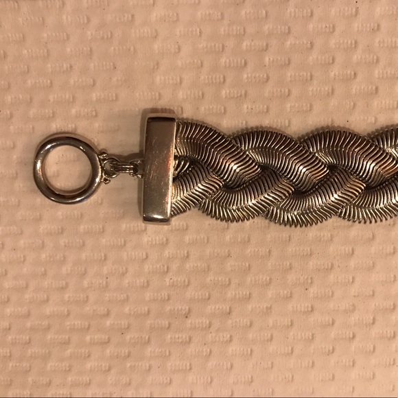 Silver braided bracelet with toggle enclosure - Picture 6 of 6
