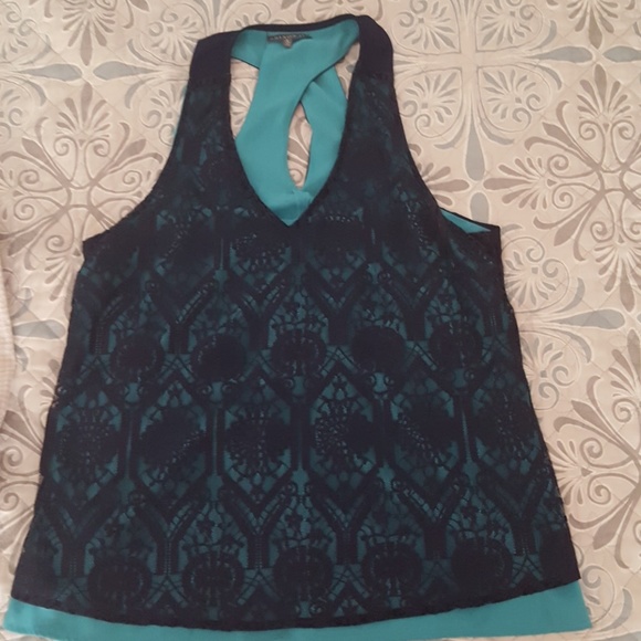 Halter style shirt with lace - Picture 2 of 4