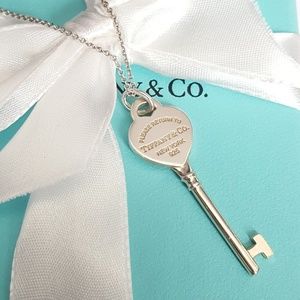 TIFFANY CO.  Return to Tiffany Heart Key Necklace