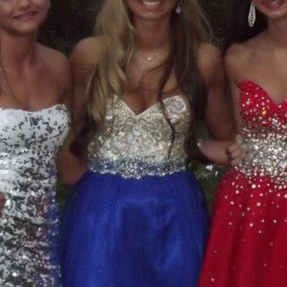 Size 4 Homecoming Dress - Picture 1 of 3