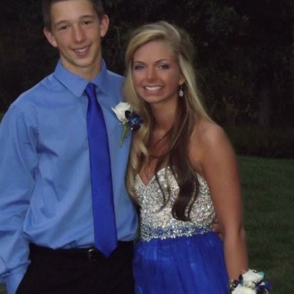 Size 4 Homecoming Dress - Picture 2 of 3