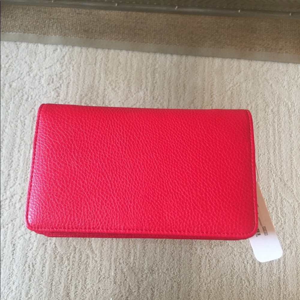 ❤️BRAND NEW Cross body wallet❤️
