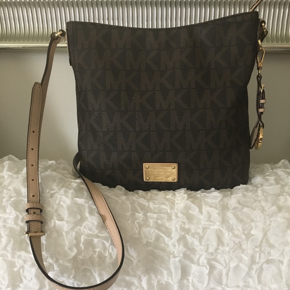 🌸Beautiful🌸 Michael Kors Large Leather Crossbody