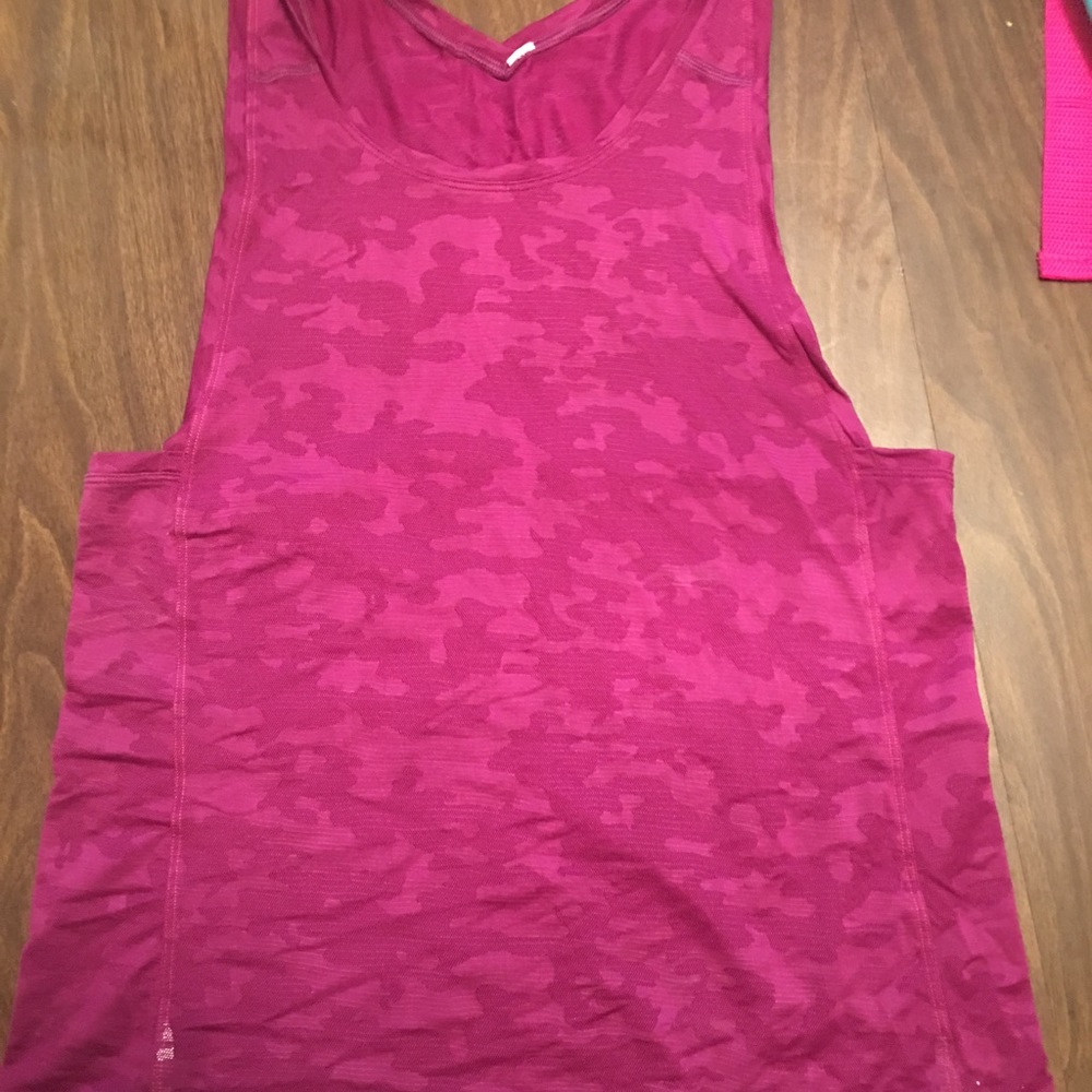 Lululemon tank size 4