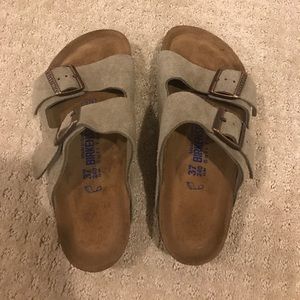 PERFECT CONDITION Arizona Birkenstocks Size 37