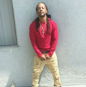 Meet your Posher, Deandre