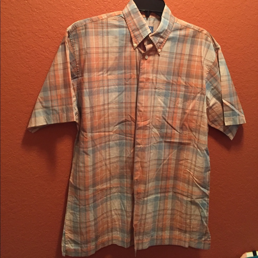 Jos a bank men's short sleeve dress shirt.
