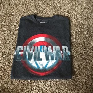 Men's Marvel Civil War T-shirt, Medium