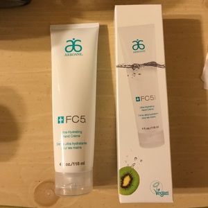 Arbonne Ultra-hydrating hand creme