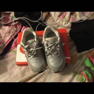 Sz 7c Toddler Girls Airmax 90