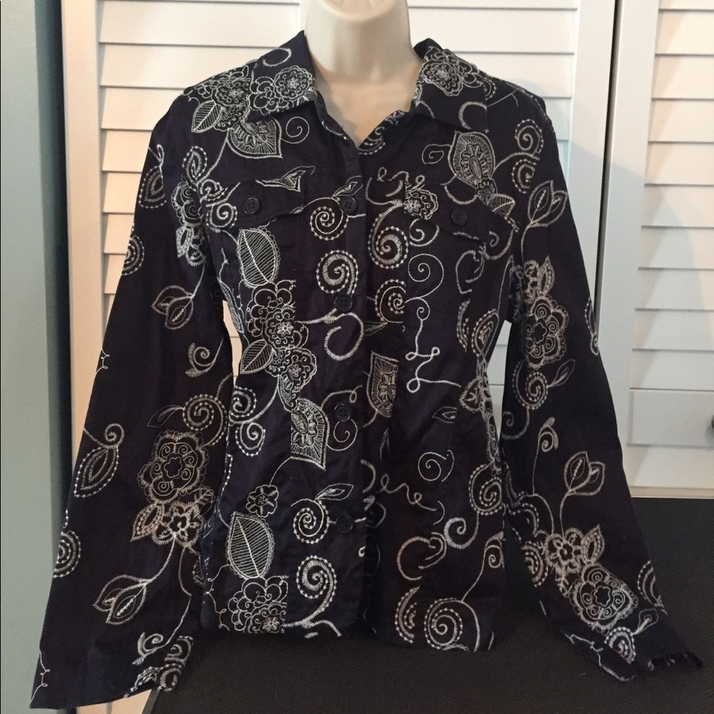 Light weight button down top/blazer