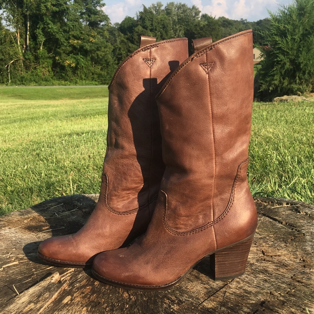 NICOLE leather boots