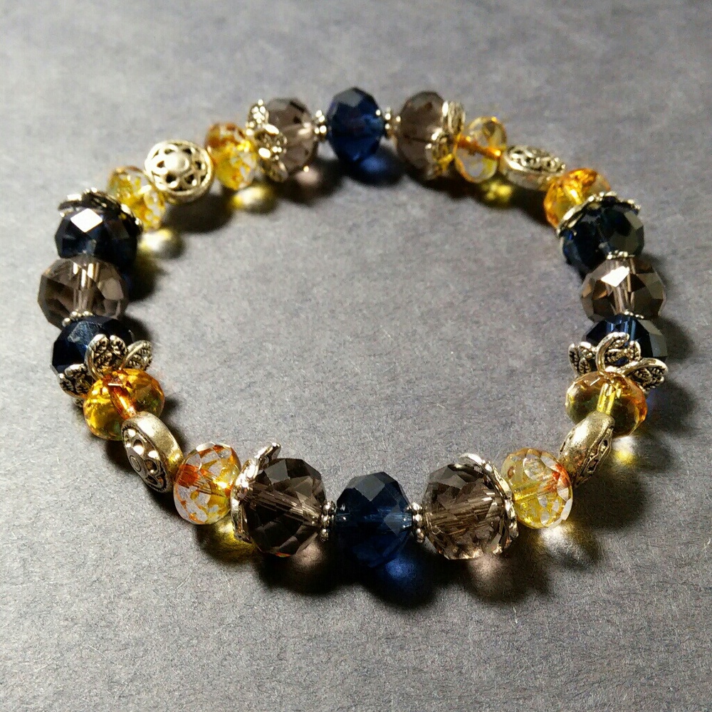 LilisCo Handmade Beaded Stretch Bracelet - Picture 1 of 1