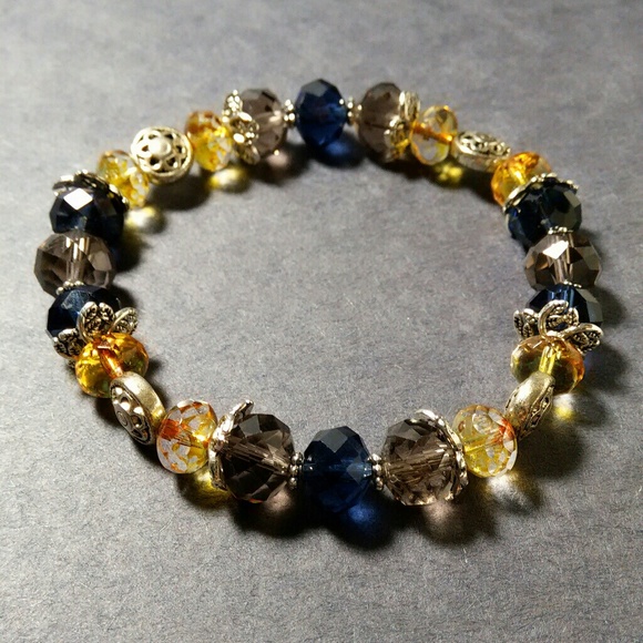 LilisCo Handmade Beaded Stretch Bracelet - Picture 1 of 1