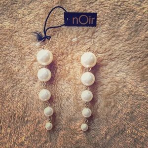 nOir Pearl Dangle Earrings