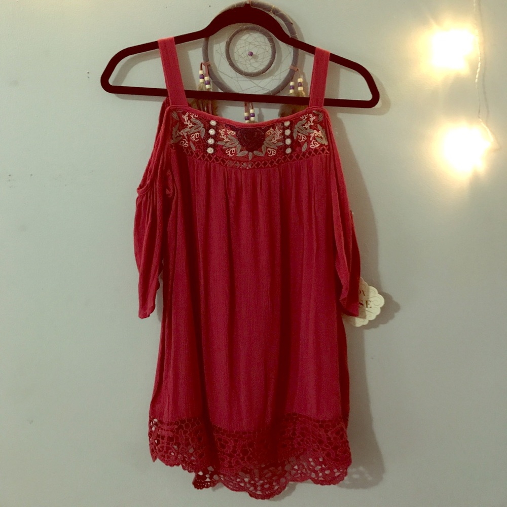 NWT cold shoulder too