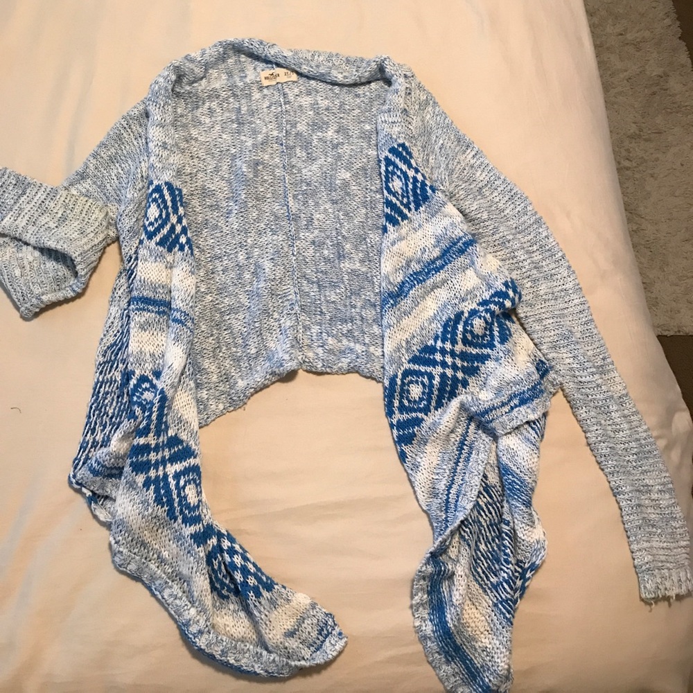 Cute Hollister sweater!