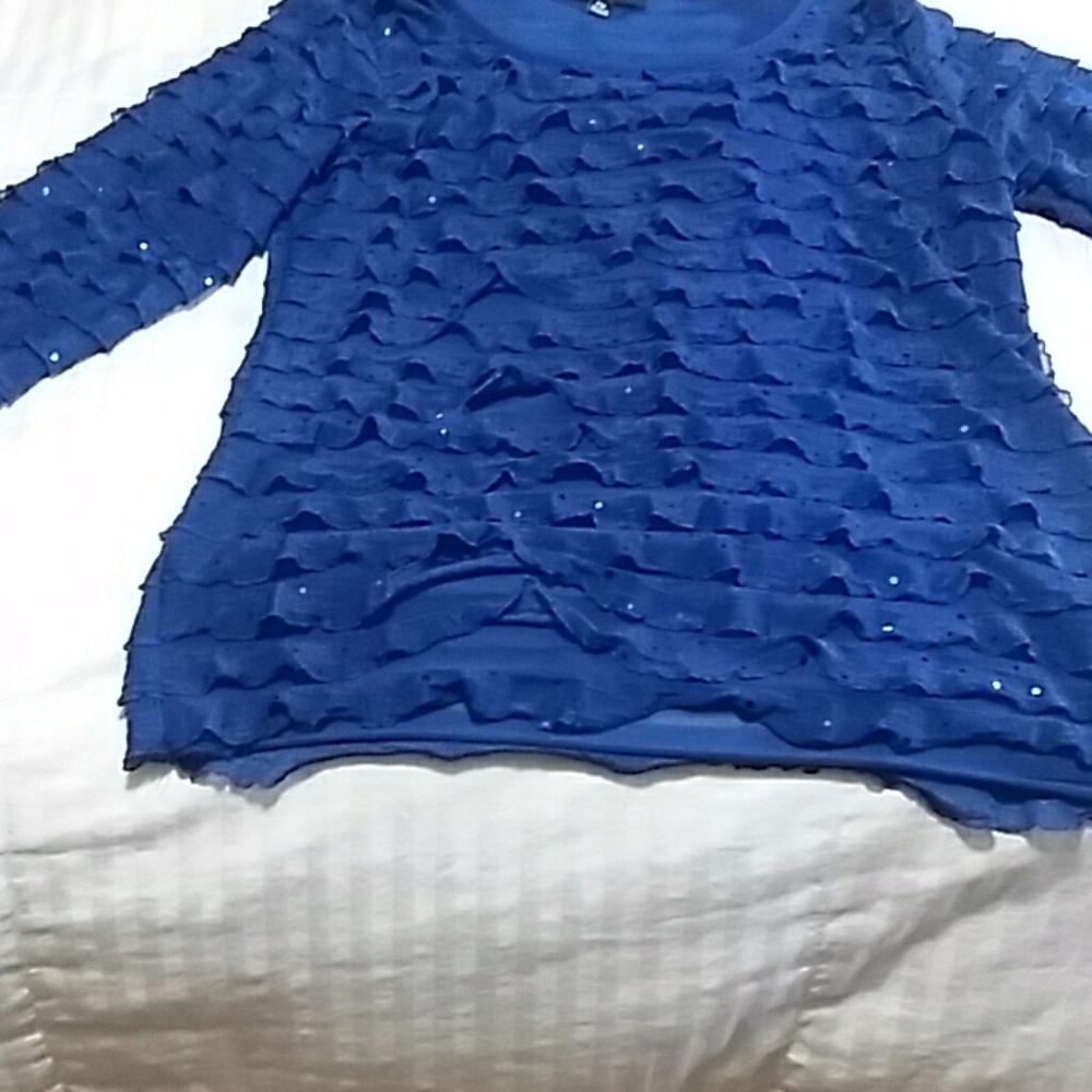 Notations blue ruffled top