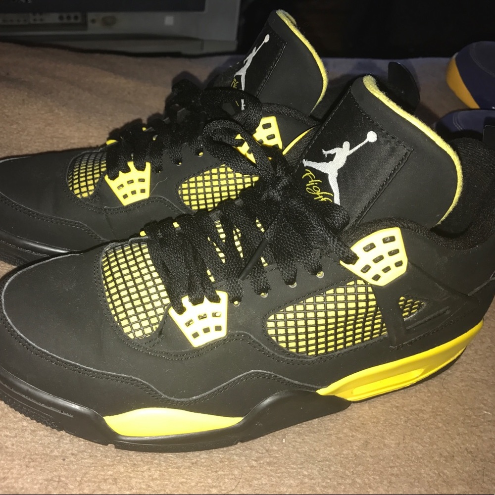 Air jordan 4 THUNDER