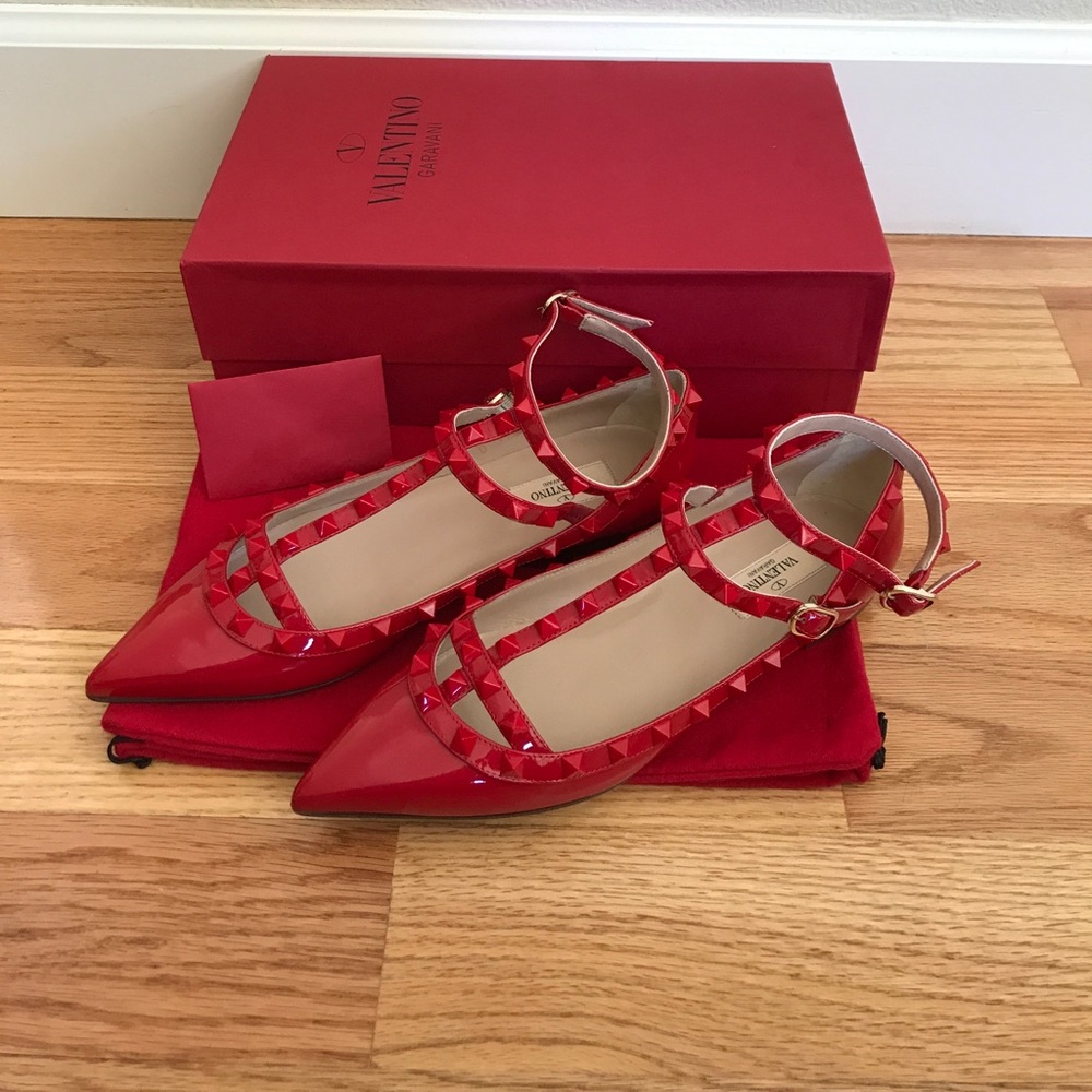 NEW Valentino classic studded flats size 37.5