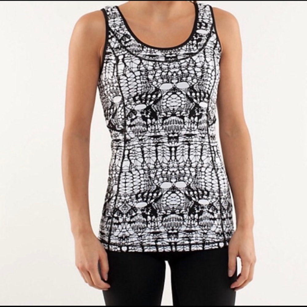 Lululemon 🍋 Black & White Tank Top Size 4