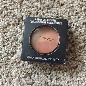 Mac Cosmetics. Cream colour base. Brand new.