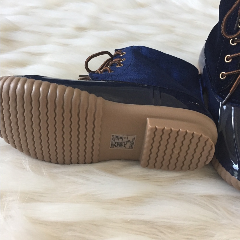 LAST 1! Navy duck boots - Picture 3 of 6