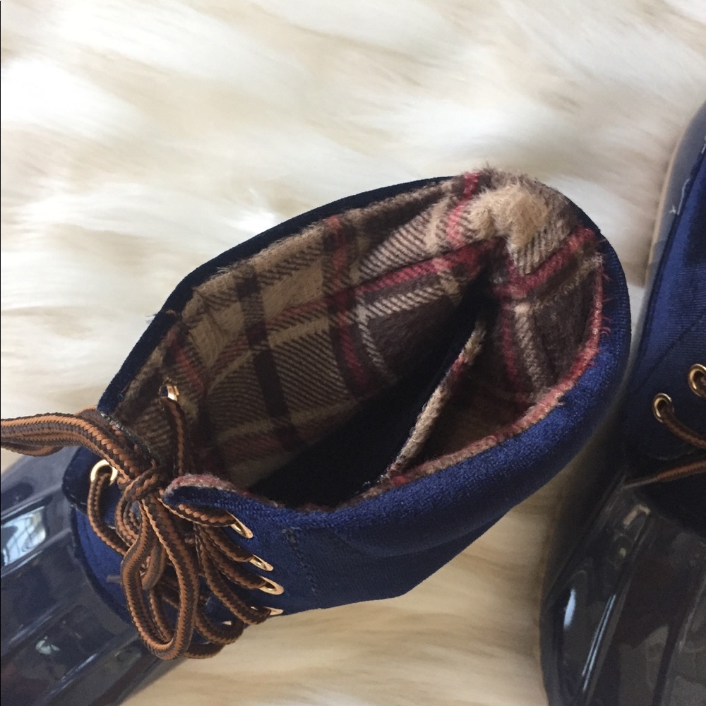 LAST 1! Navy duck boots - Picture 4 of 6