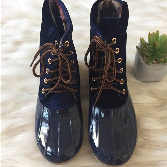 LAST 1! Navy duck boots - Picture 2 of 6