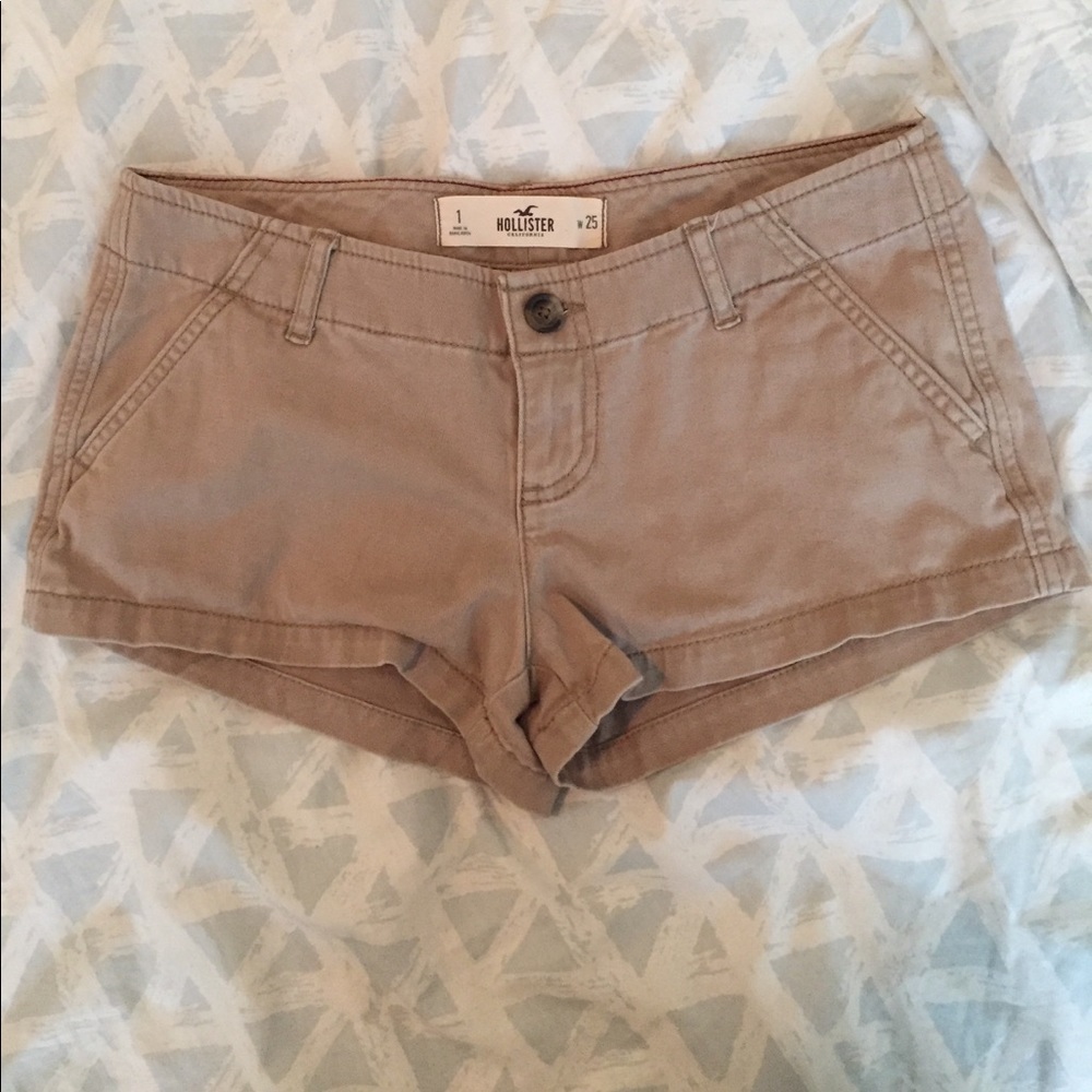 Hollister khaki shorts