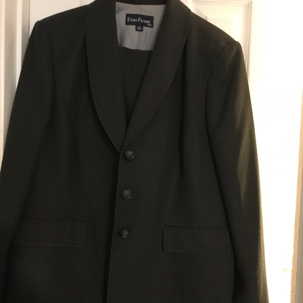 Women's 2 piece Evan-Picone suit