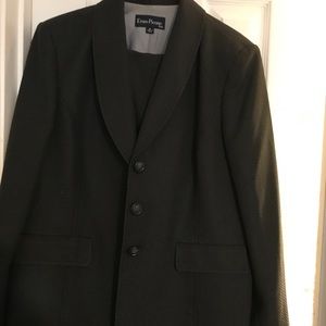 Women's 2 piece Evan-Picone suit