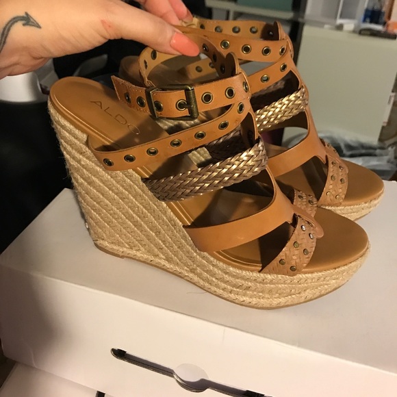 LNIB ALDO STRAPPY WEDGES WOMENS SIZE 10 - Picture 3 of 3