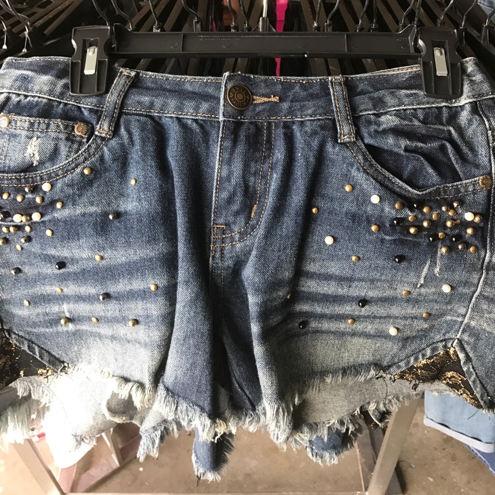 Free culture beaded shorts