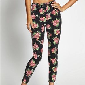 🌺NWOT. GUESS Inc. 1981 High Waist 3zip Crop