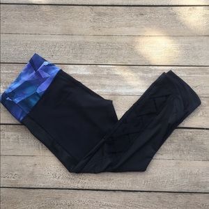Lululemon • Crop Tight with Mesh Details