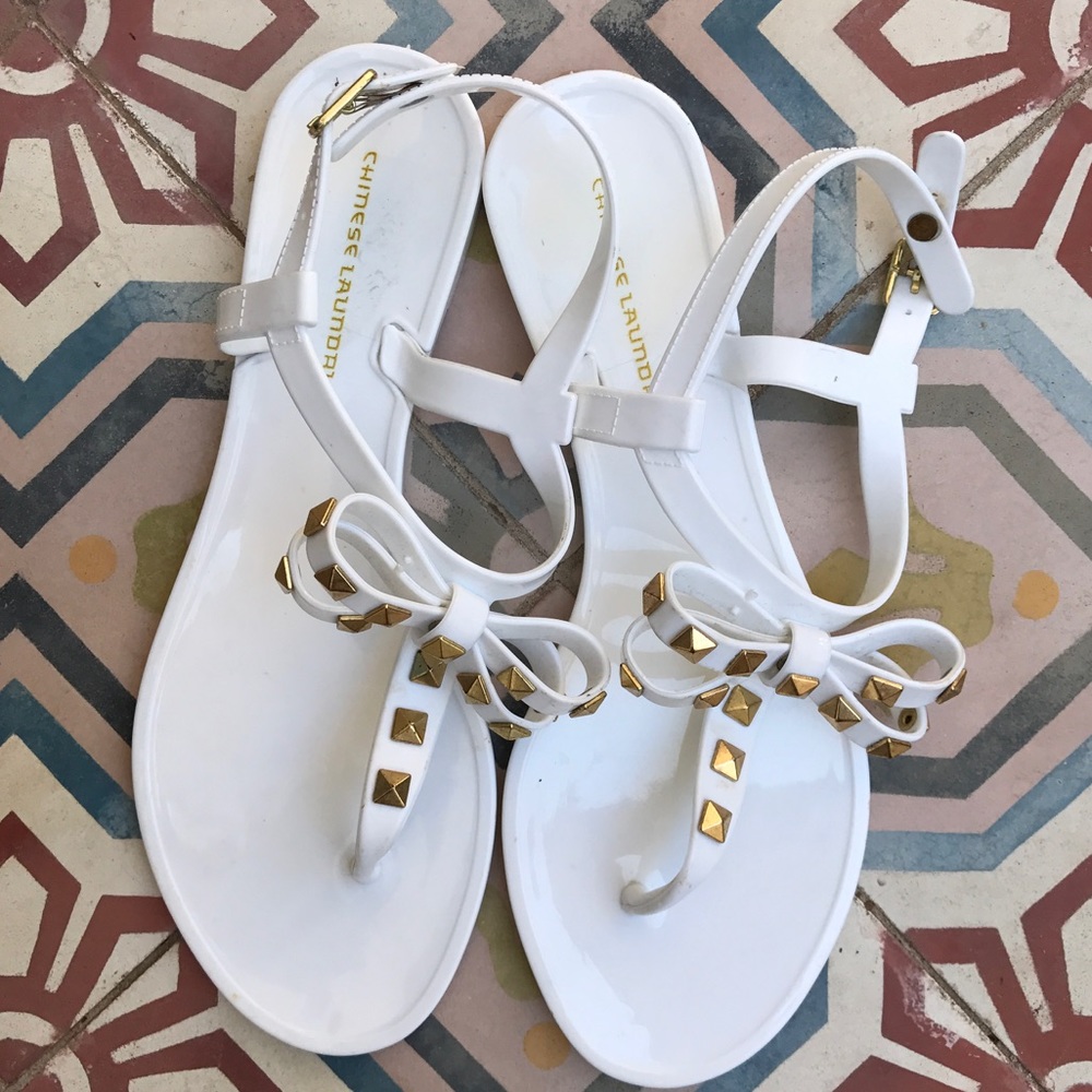 CHINESE LAUNDRY STUDDED jelly SANDAL FLIP FLOP 8.5