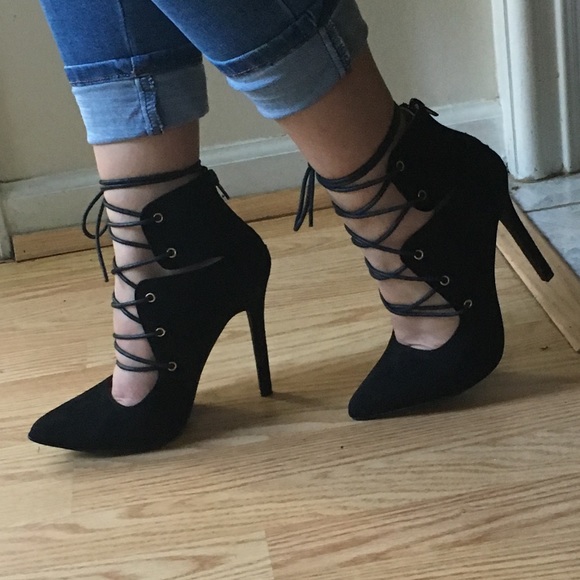 Shoes - Lace up suede pumps